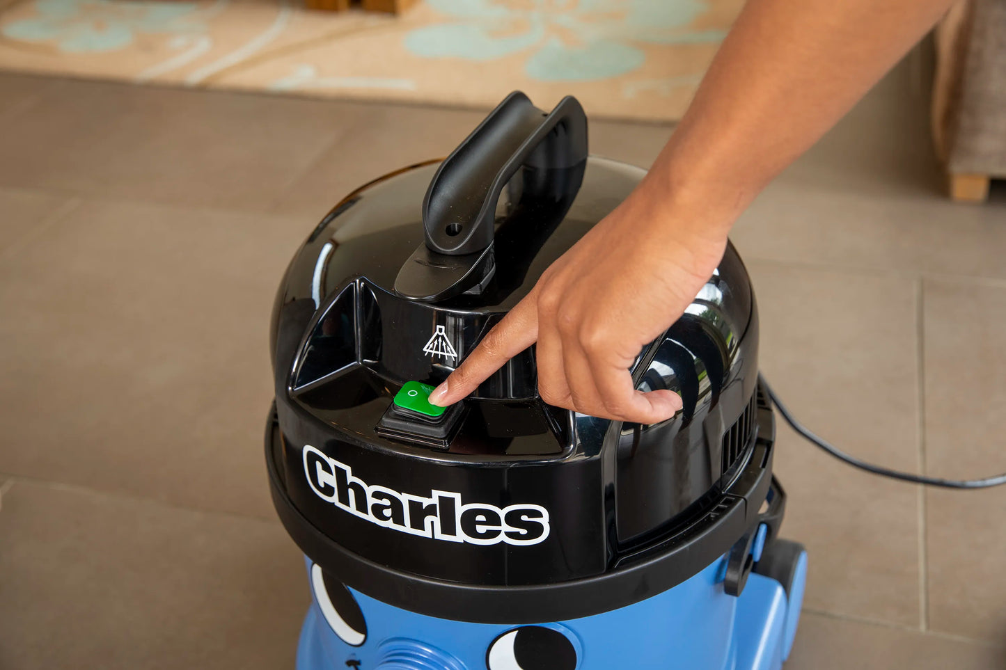 Wet Dry Vacuum Cleaner In Action - My Henry Canada